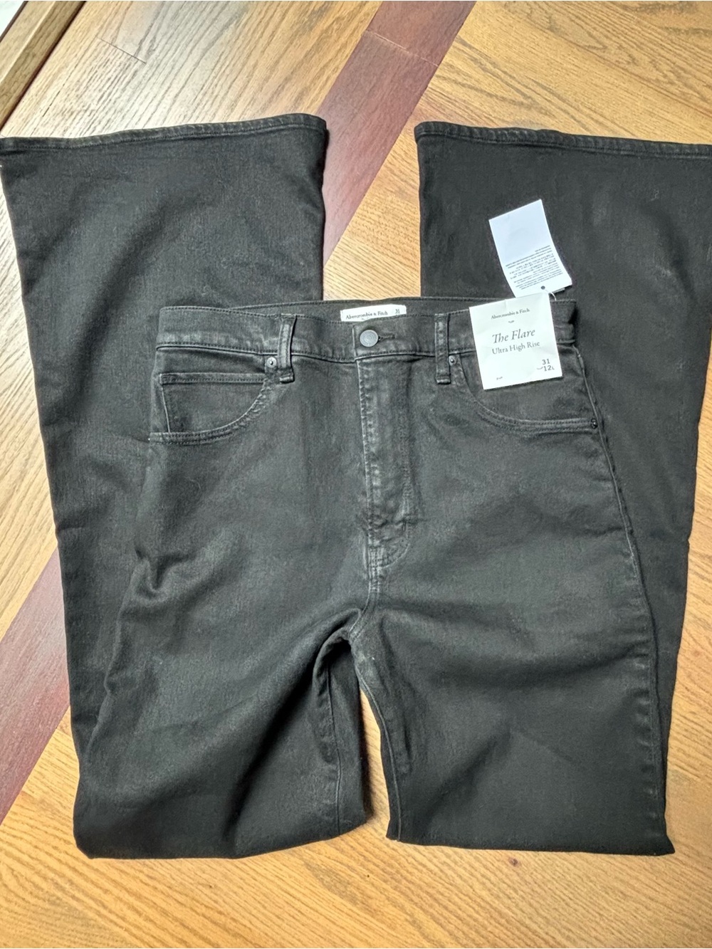 NWT Abercrombie & Fitch The Flare Ultra High Rise Black Jeans 31/12Long